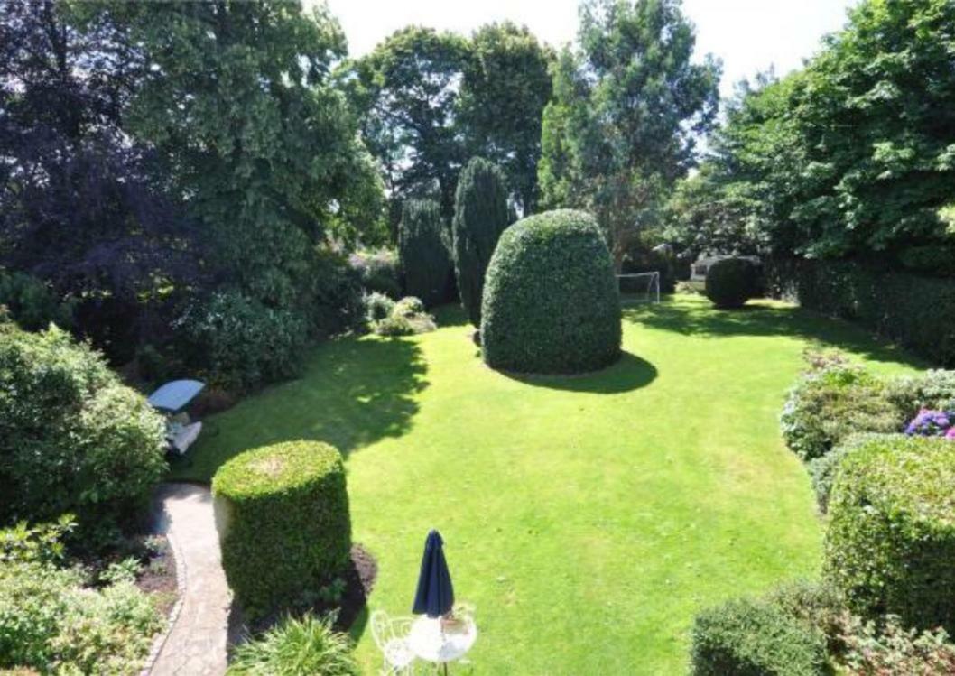Thornton House Private Country House Thornton Hough Entire House Sleeps 6 Wirral Exterior photo